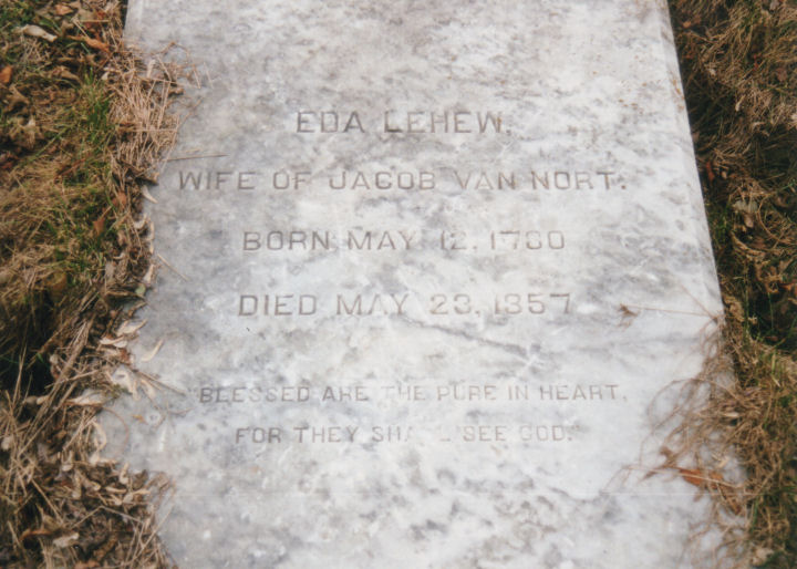 Gravestone of Eda Lehew.